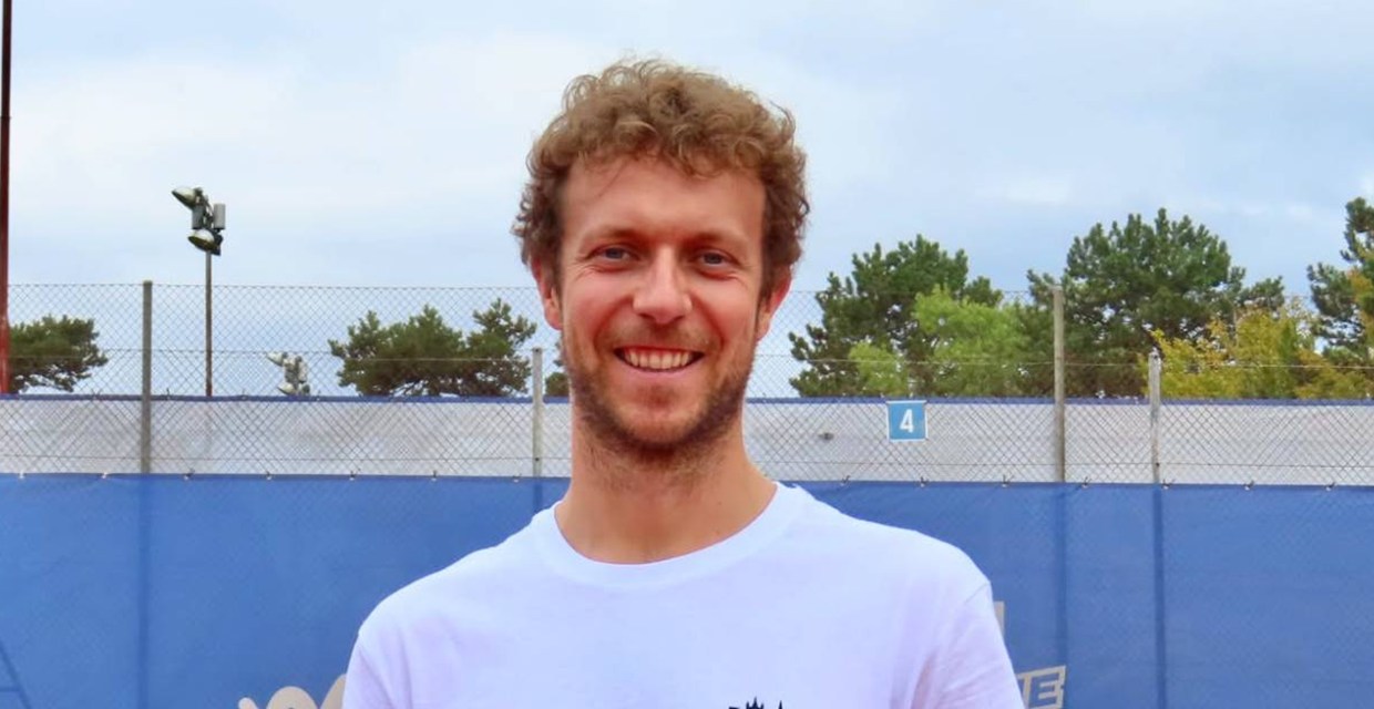 Andreas Egger sur les courts de l'académie